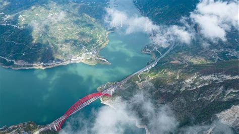  Le Tre Gole: Un capolavoro scolpito dall'acqua e dalla storia!