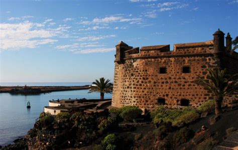 Il Castillo de San José! Un'Imponente Fortezza Storica con Viste Panoramiche mozzafiato