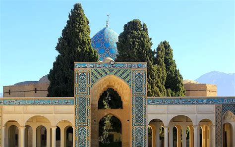  Il Mausoleo di Shah Nematollah Vali: Un Oasis di Spiritualità e Architettura Stupenda!