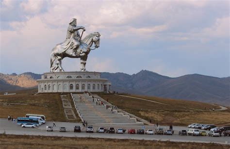  Il Mausoleo di Genghis Khan: Un Omaggio Eterno al Conquistatore Mongolo?