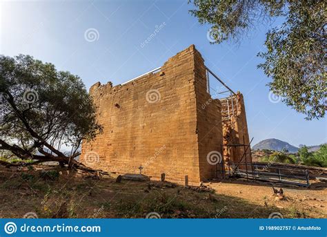 Le rovine di Yeha: un'esperienza archeologica mozzafiato nell'antico regno del Himyar!